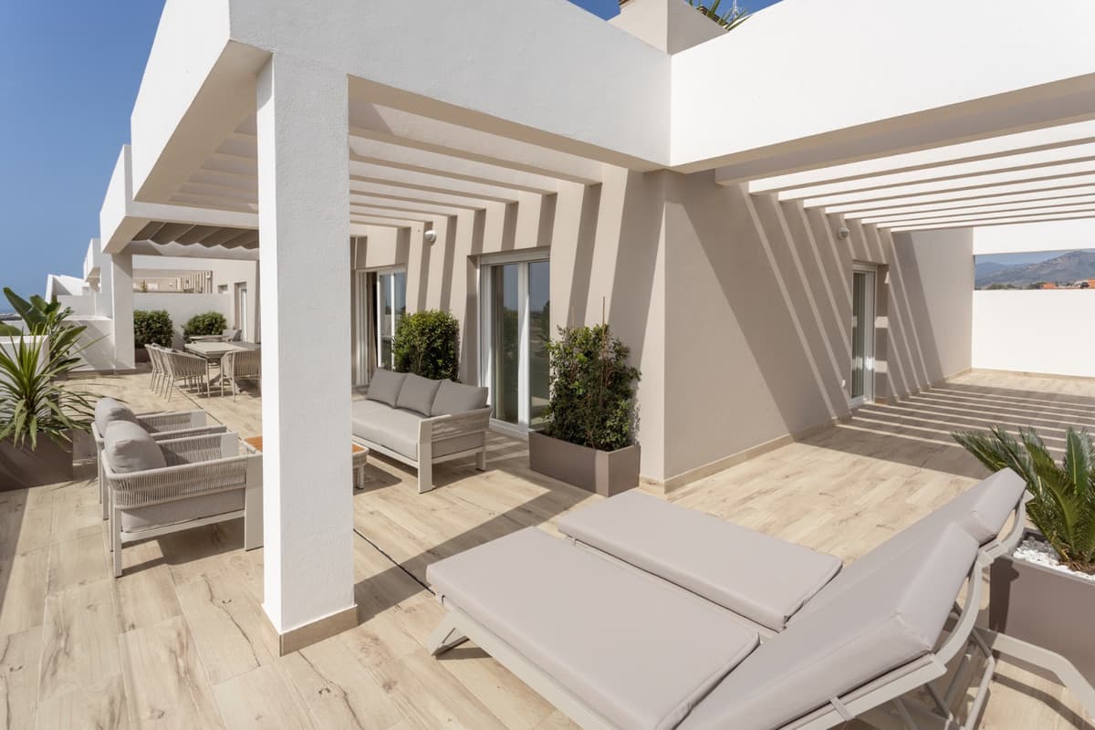 Middle Floor Apartment in Nueva Andalucía — photo 8 of 10