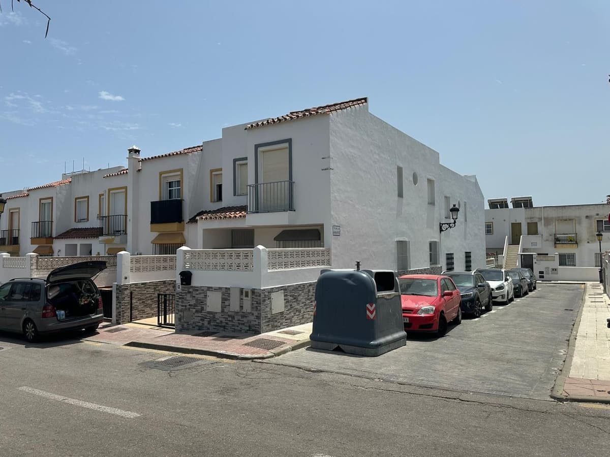 Townhouse in Manilva — photo 2 of 10