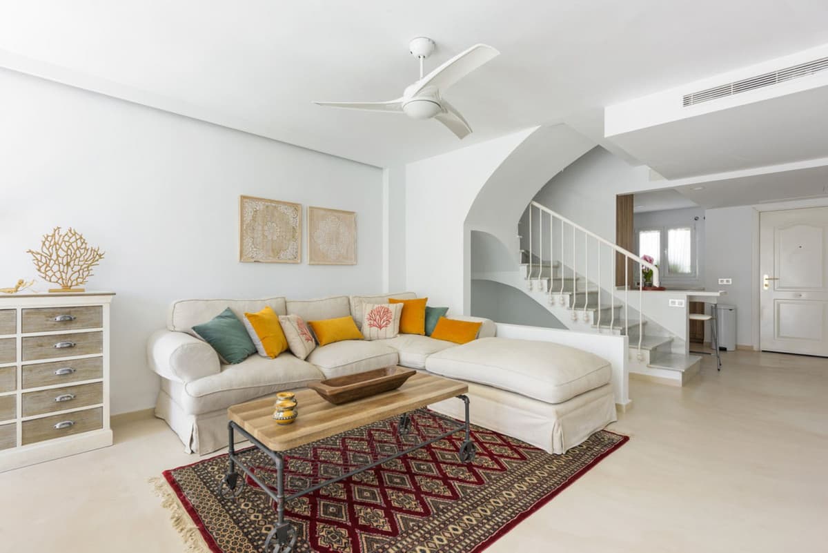 Townhouse in Nueva Andalucía — photo 4 of 10