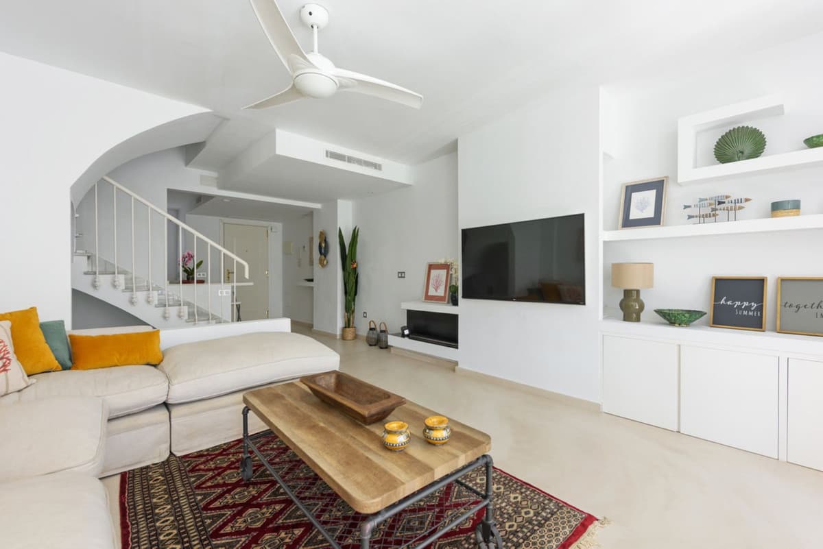 Townhouse in Nueva Andalucía — photo 5 of 10