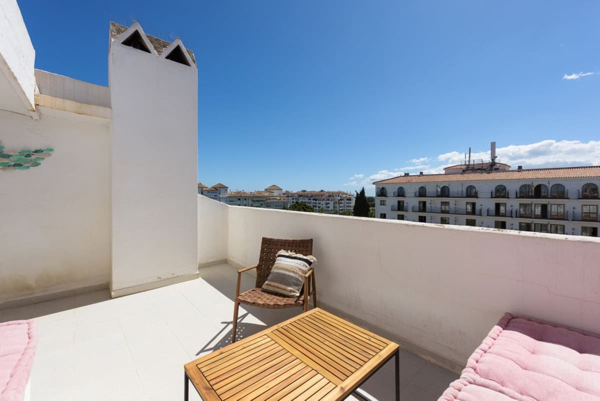 Townhouse in Nueva Andalucía — photo 9 of 10