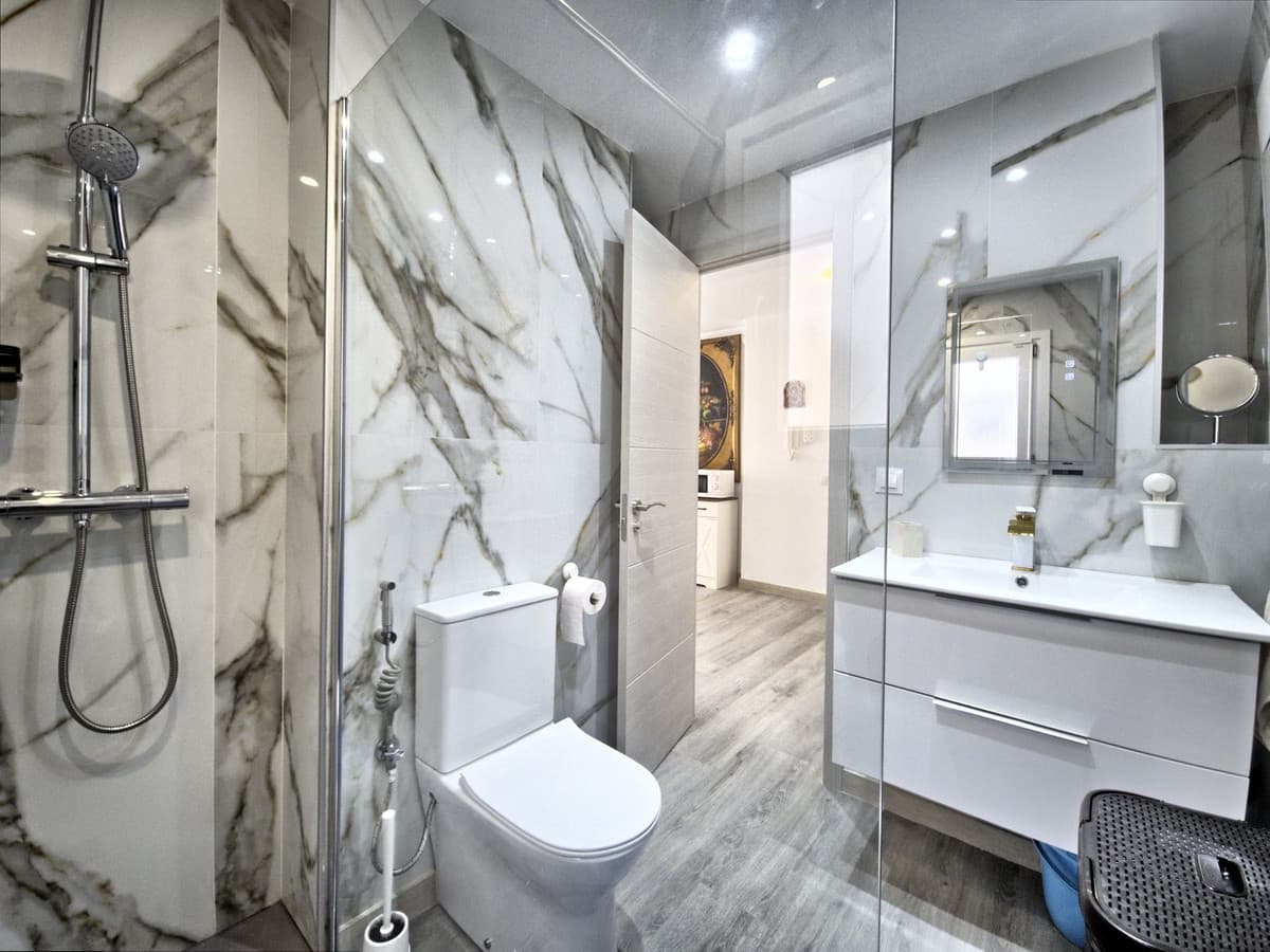 Middle Floor Apartment in Marbella — photo 5 of 10