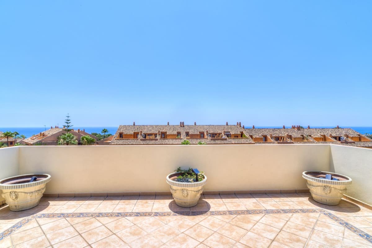 Penthouse Duplex in Bahía de Marbella — photo 4 of 10