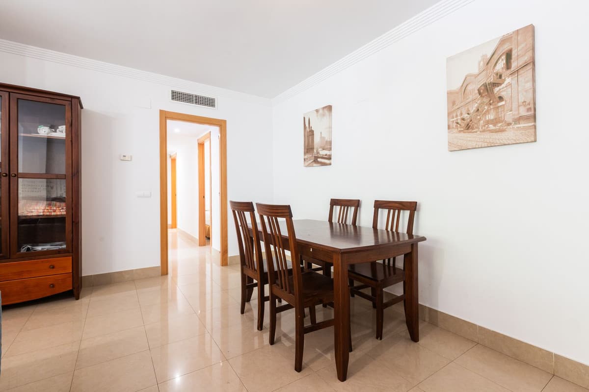 Middle Floor Apartment in Elviria — photo 6 of 10