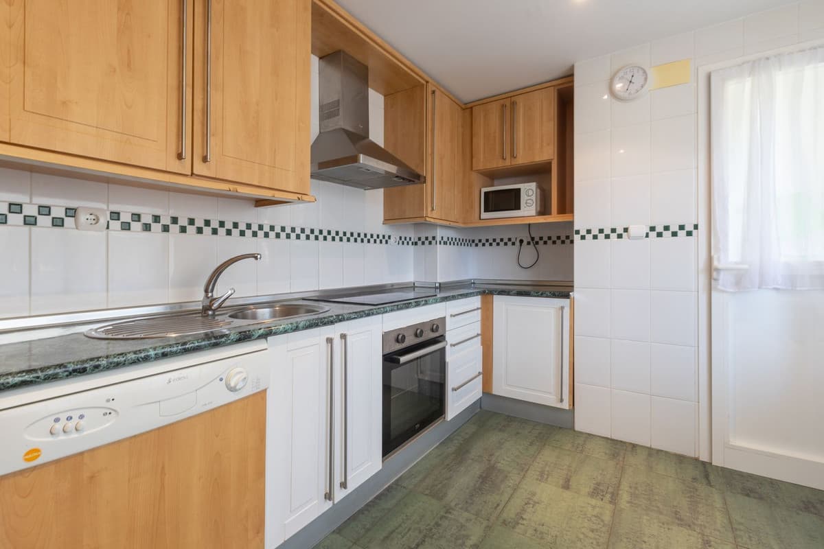 Middle Floor Apartment in Elviria — photo 7 of 10