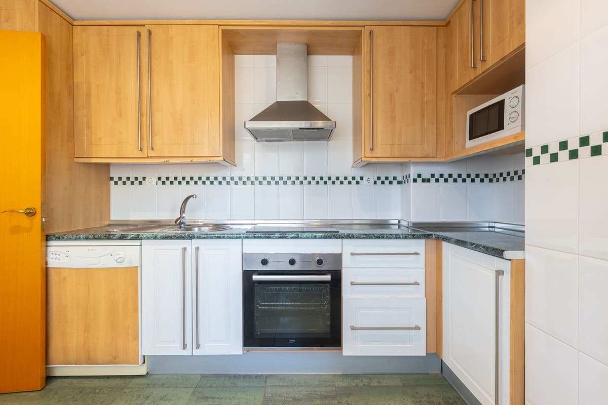 Middle Floor Apartment in Elviria — photo 8 of 10