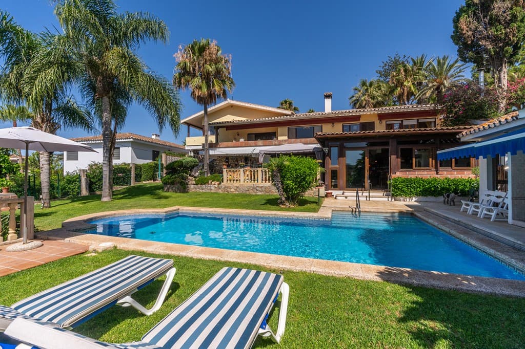 Detached Villa in Marbesa — photo 1 of 10