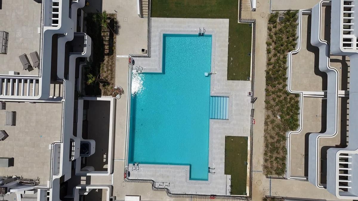 Middle Floor Apartment in Estepona — photo 3 of 10