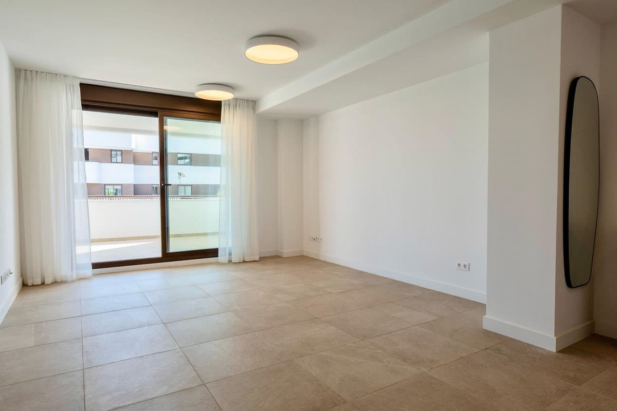 Middle Floor Apartment in Estepona — photo 6 of 10