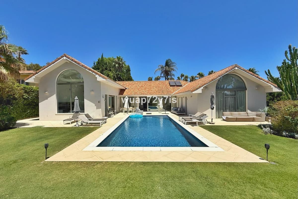 Detached Villa in Sotogrande — photo 1 of 10