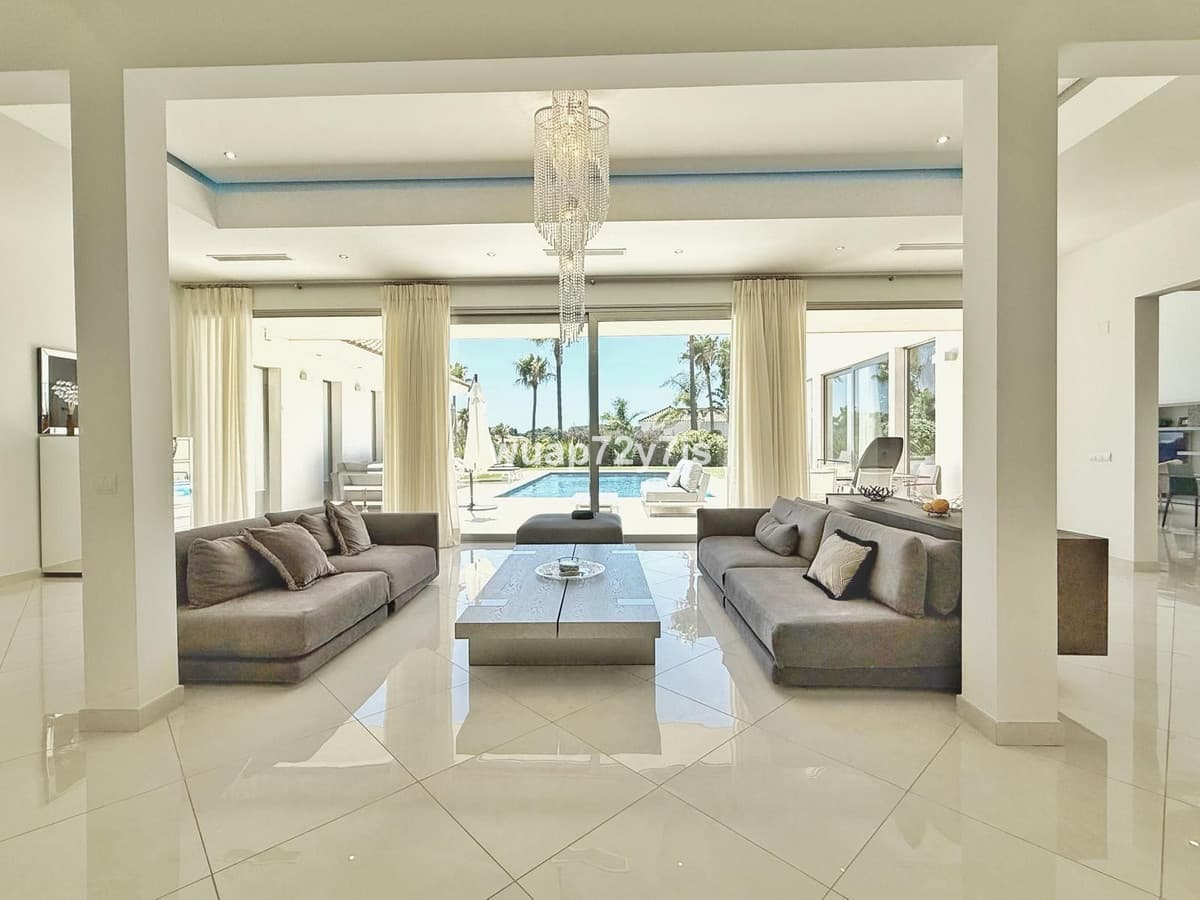 Detached Villa in Sotogrande — photo 2 of 10