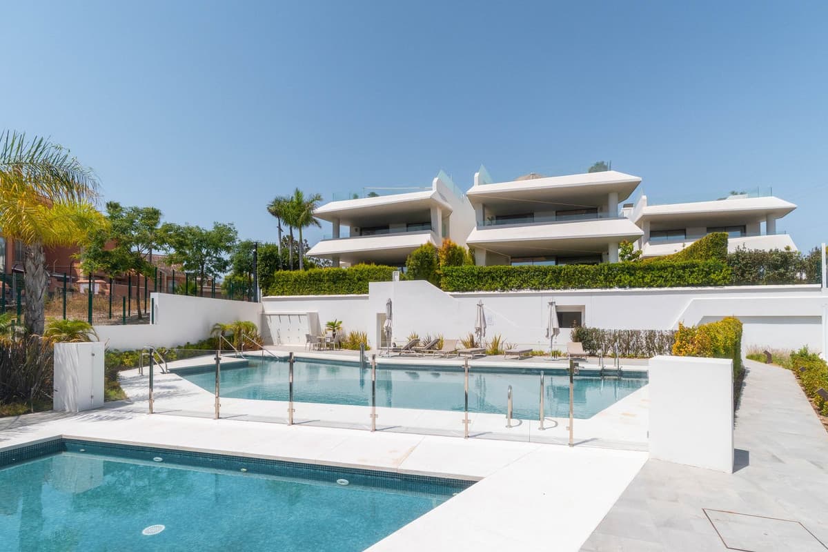 Detached Villa in Nueva Andalucía — photo 3 of 10