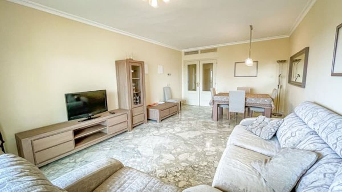Middle Floor Apartment in Mijas Costa — photo 1 of 10