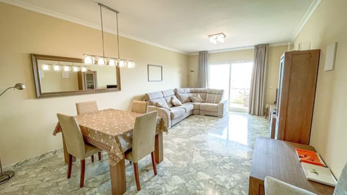 Middle Floor Apartment in Mijas Costa — photo 6 of 10