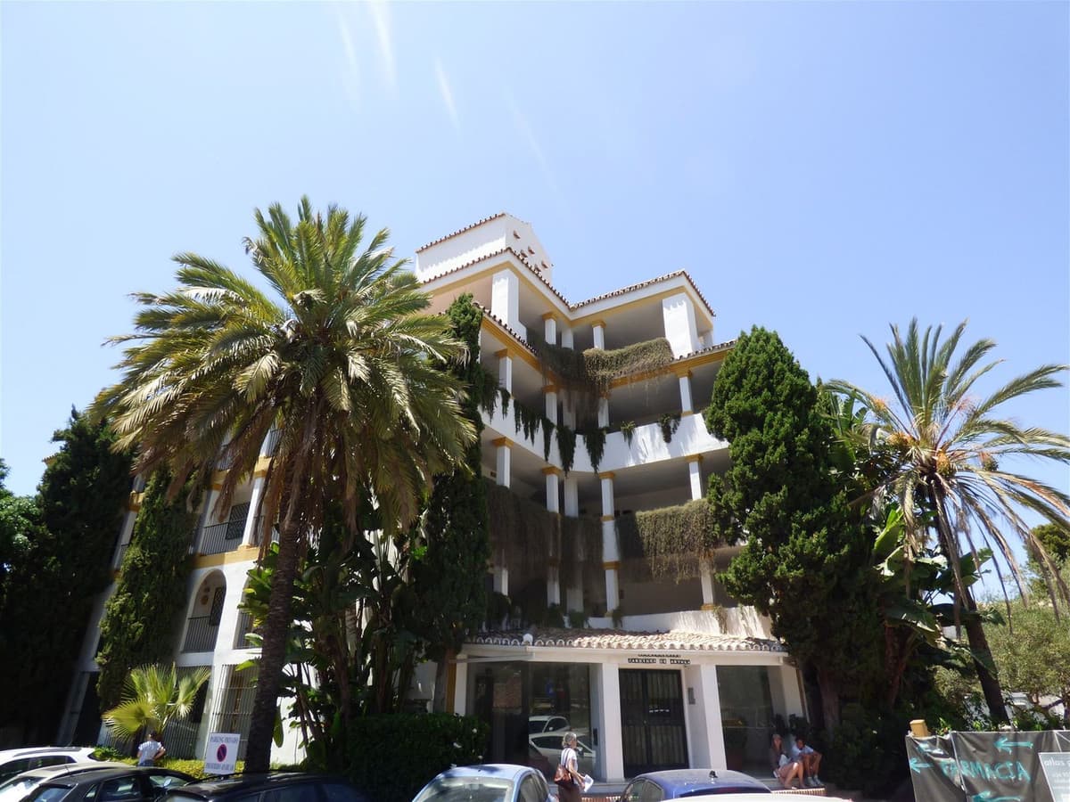 Middle Floor Apartment in Artola — photo 1 of 10