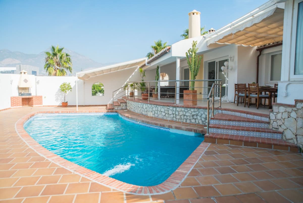 Detached Villa in Benalmadena — photo 1 of 10