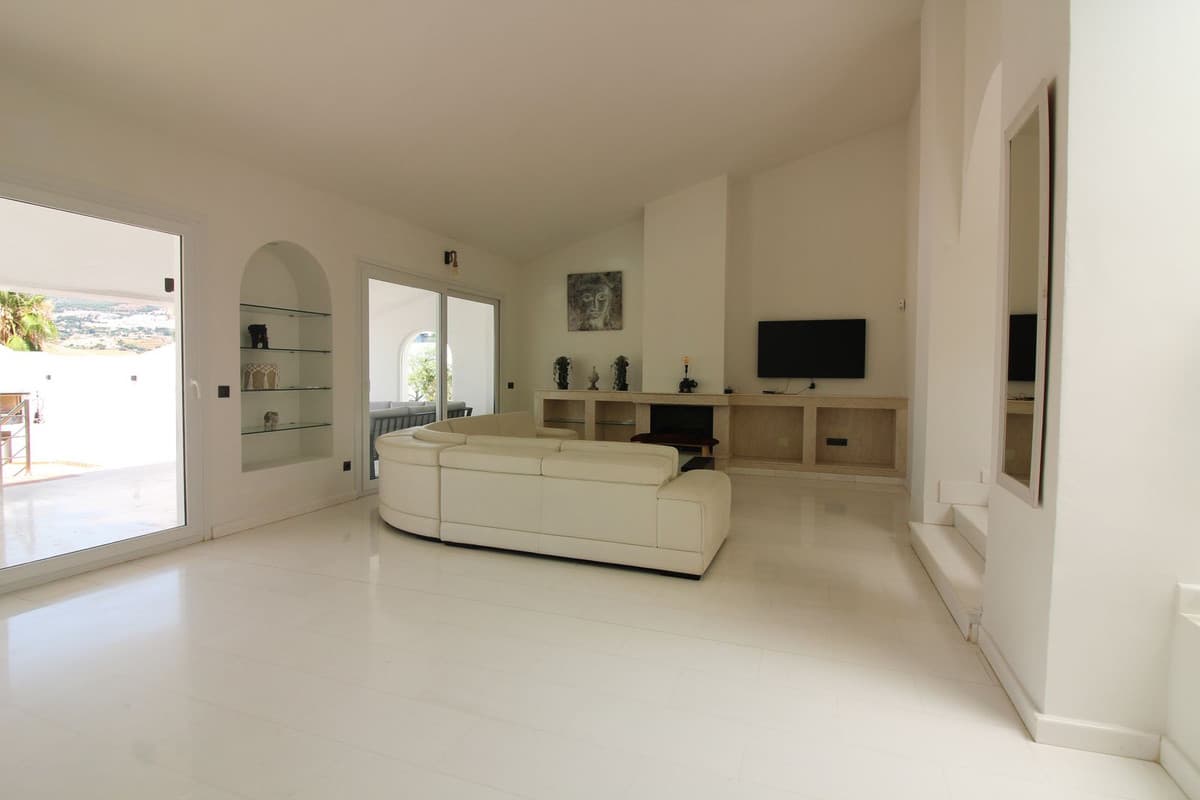 Detached Villa in Benalmadena — photo 3 of 10