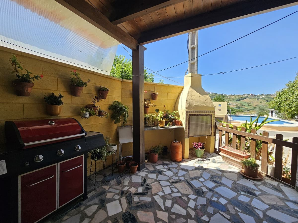 Detached Villa in Casares — photo 1 of 10