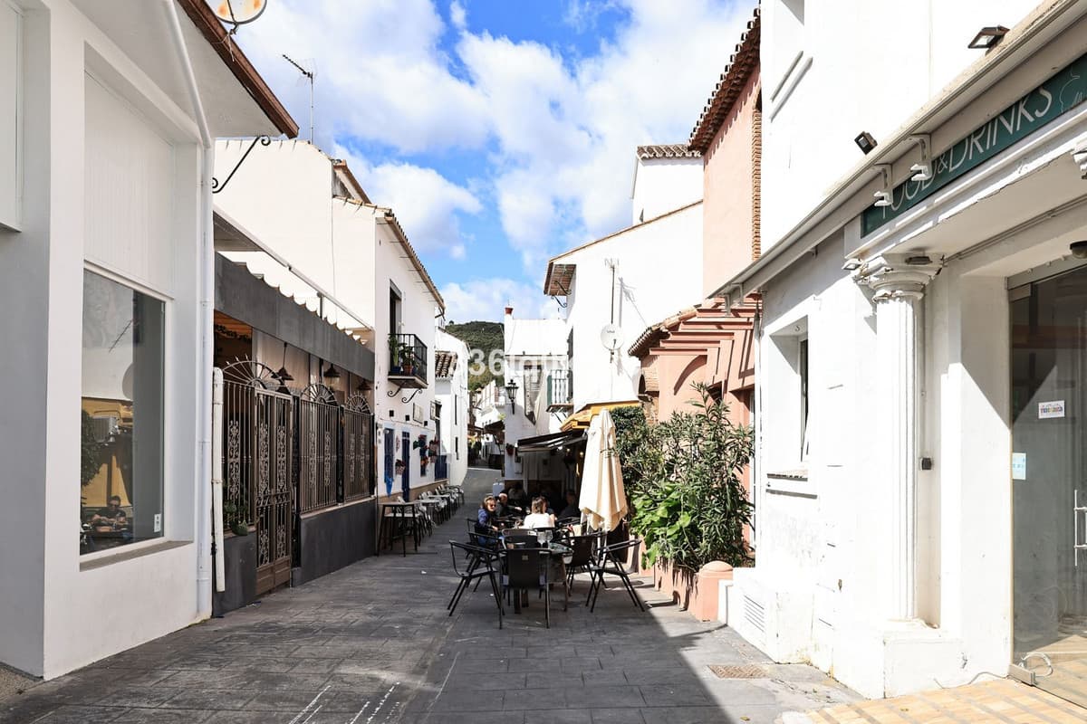 Townhouse in Benahavís — photo 3 of 10