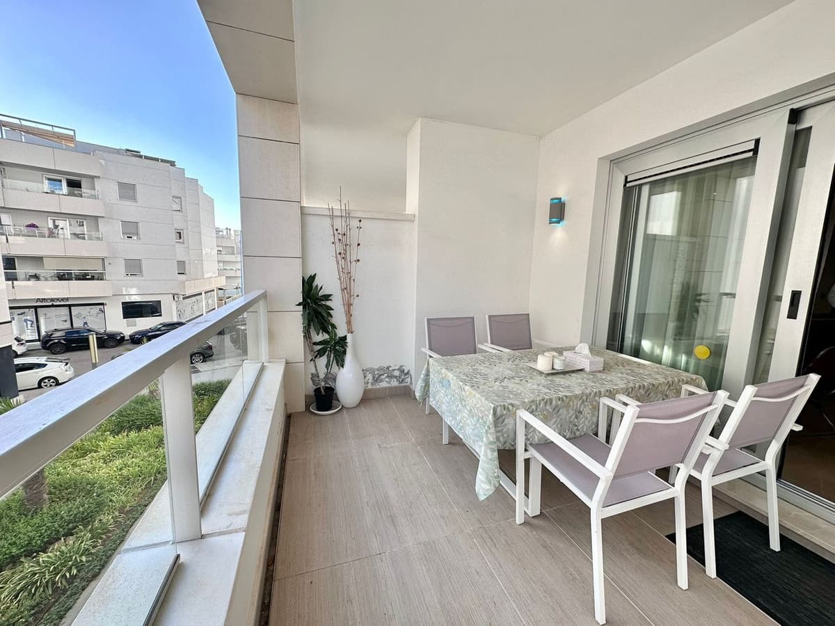 Middle Floor Apartment in San Pedro de Alcántara — photo 1 of 10