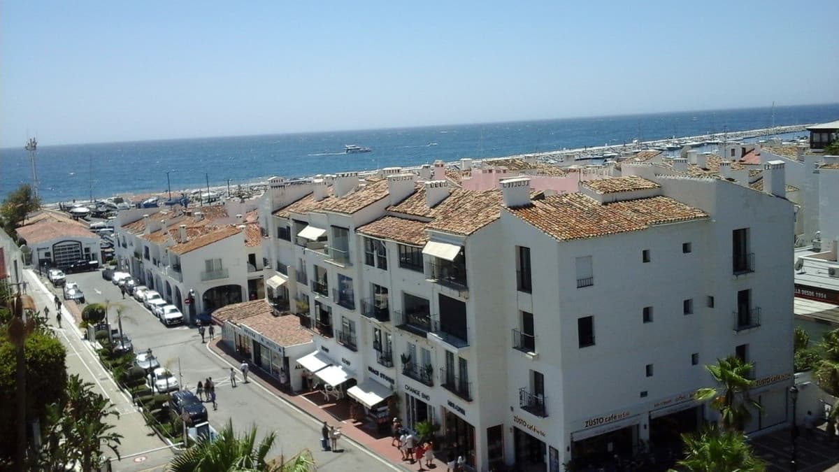 Middle Floor Apartment in Puerto Banús — photo 5 of 10