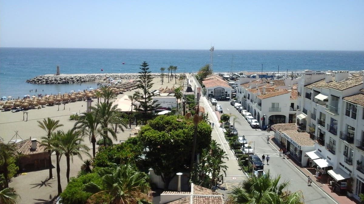 Middle Floor Apartment in Puerto Banús — photo 7 of 10