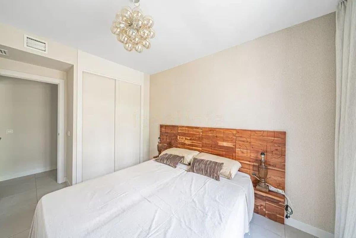 Middle Floor Apartment in Estepona — photo 10 of 10