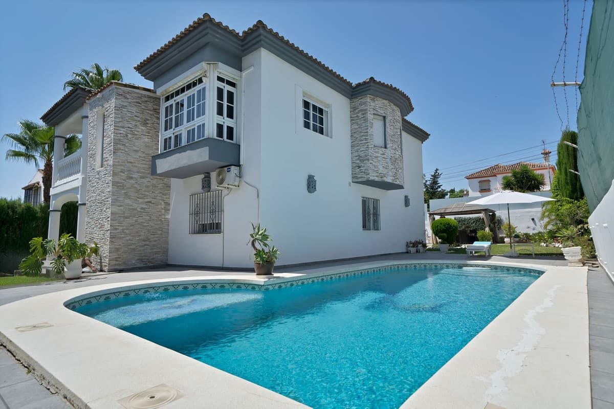 Detached Villa in Estepona — photo 2 of 10