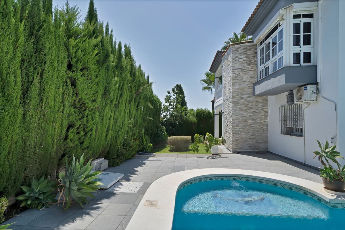 Detached Villa in Estepona — photo 3 of 10