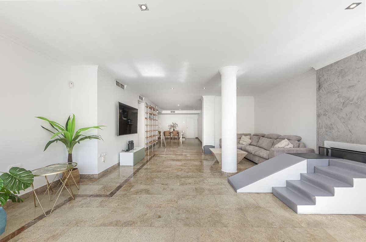 Ground Floor Apartment in The Golden Mile — photo 8 of 10