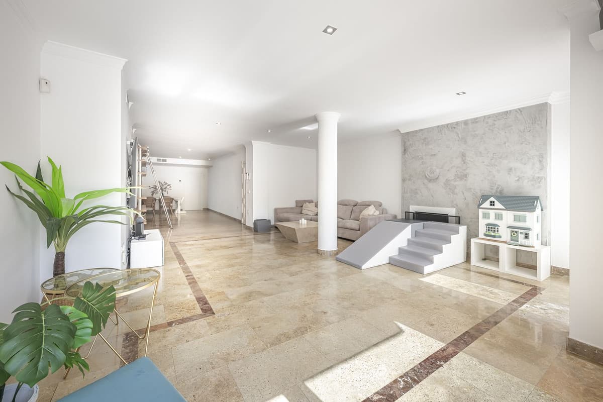 Ground Floor Apartment in The Golden Mile — photo 9 of 10