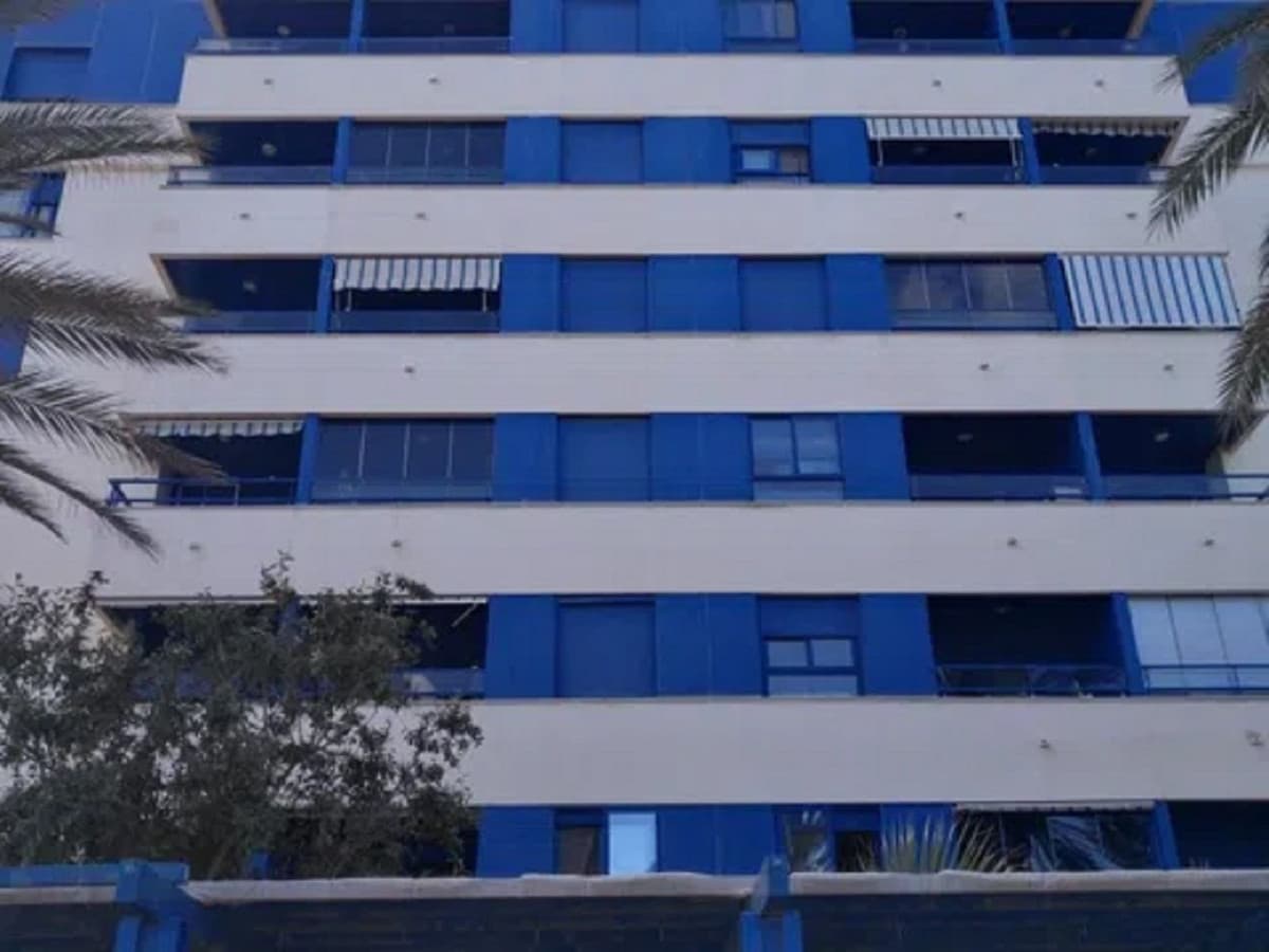 Middle Floor Apartment in Málaga — photo 2 of 9