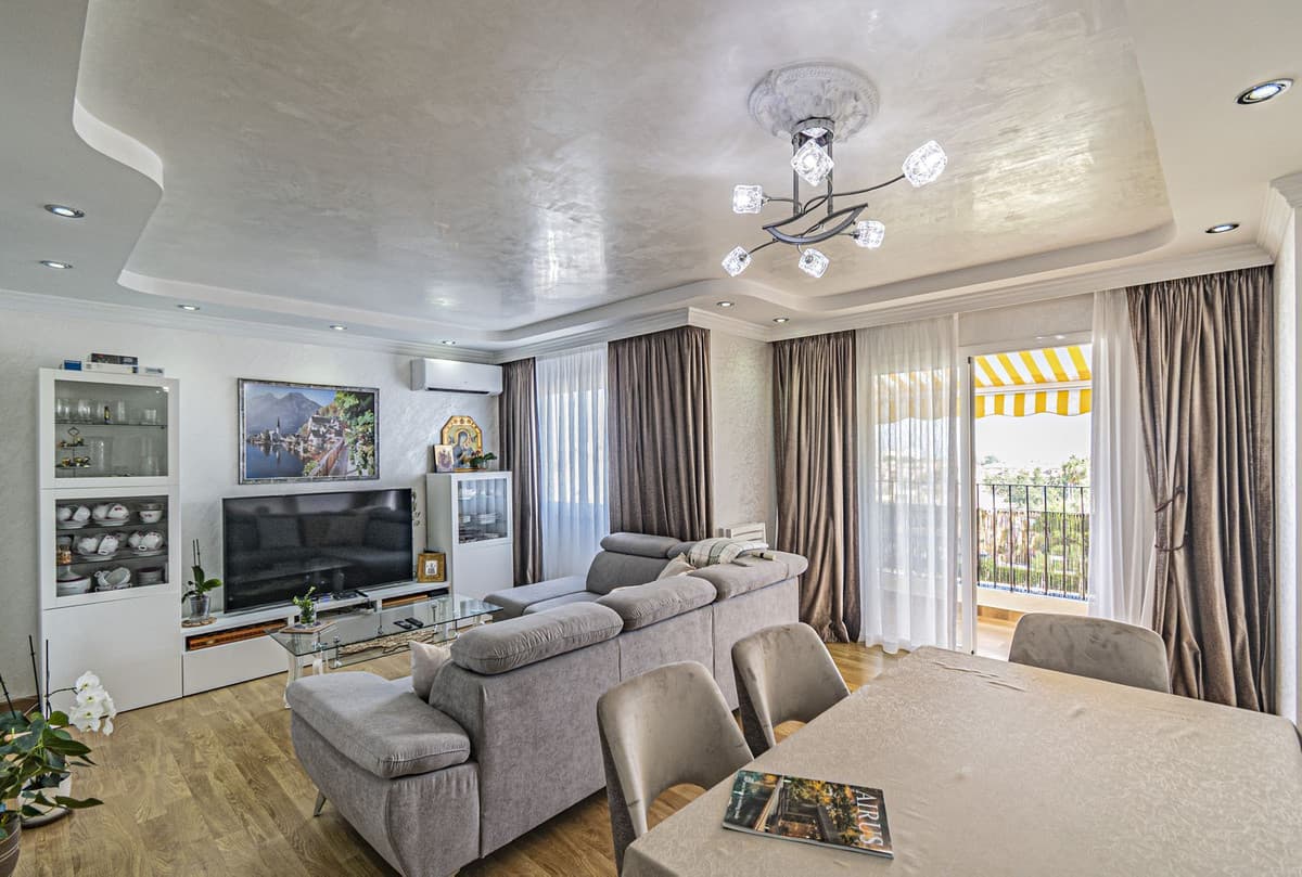 Top Floor Apartment in Diana Park — photo 2 of 10