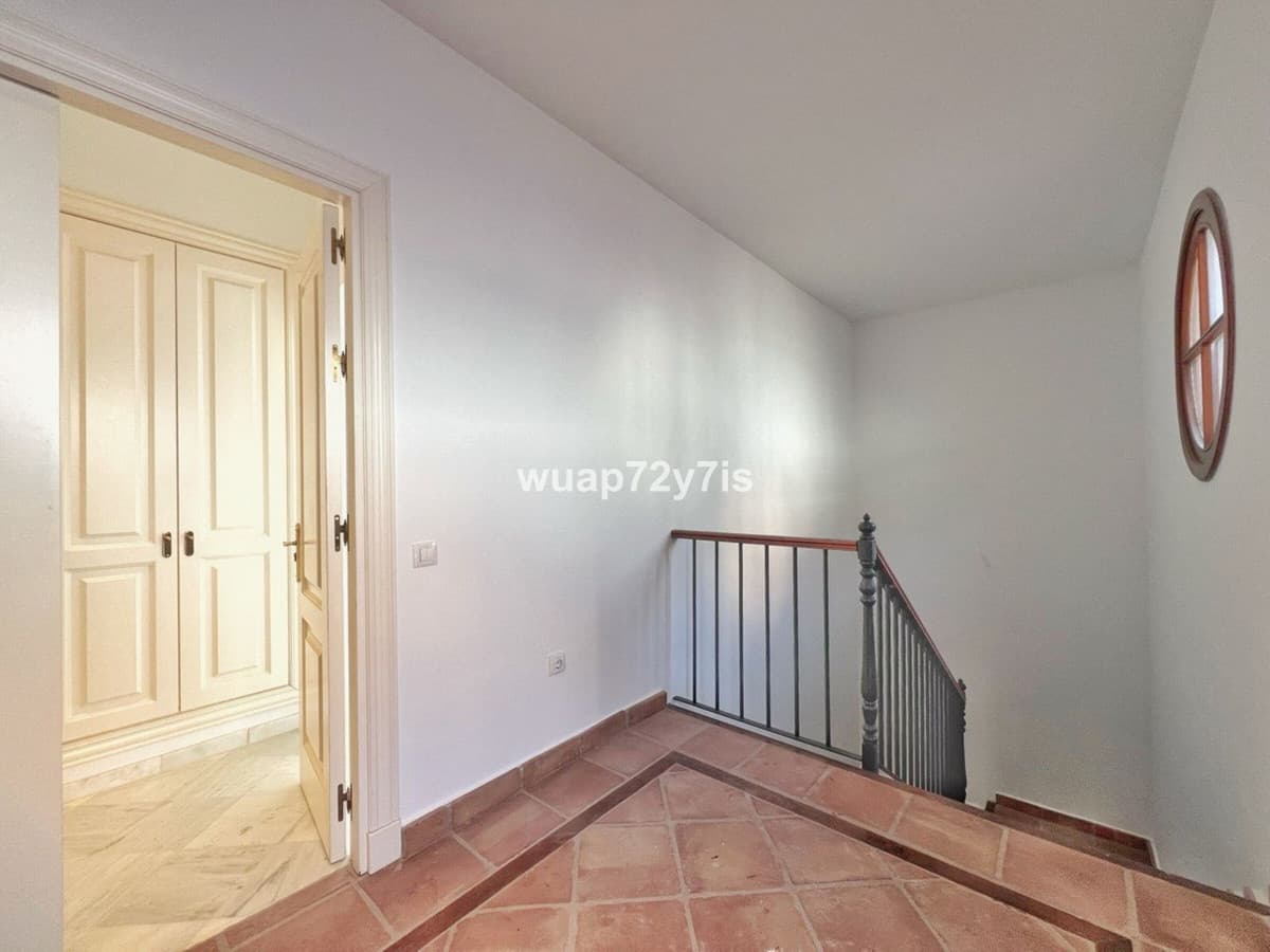 Semi-Detached House in Benahavís — photo 3 of 10
