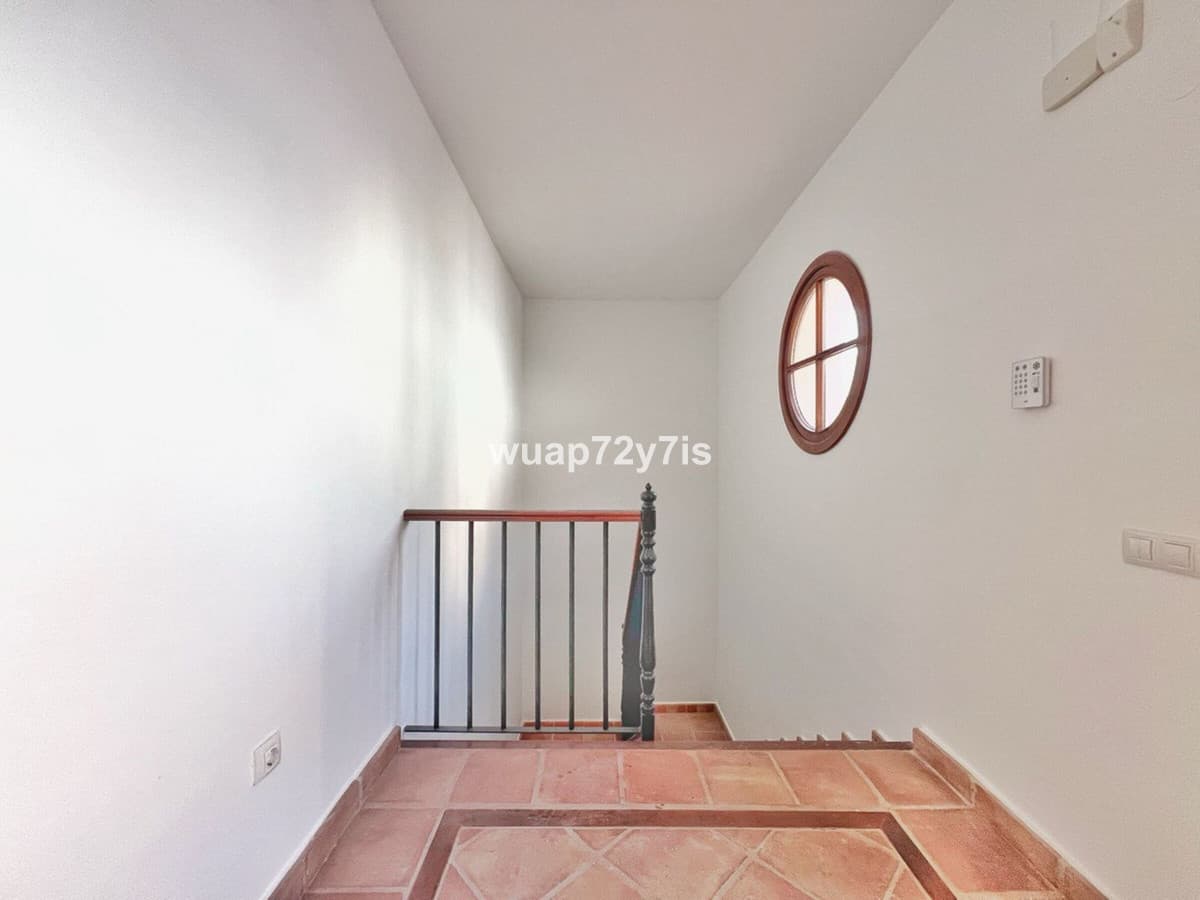 Semi-Detached House in Benahavís — photo 4 of 10