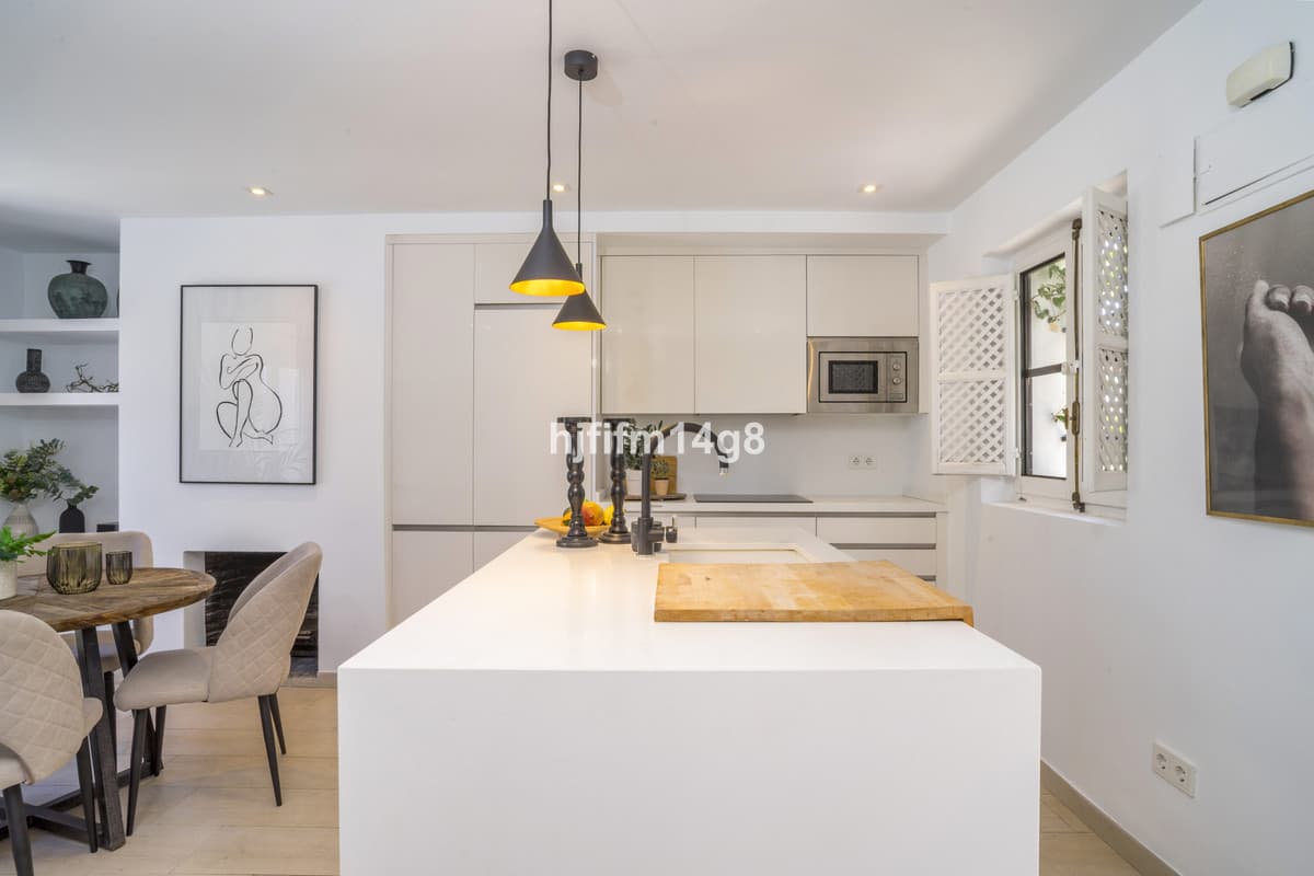 Townhouse in Nueva Andalucía — photo 4 of 10