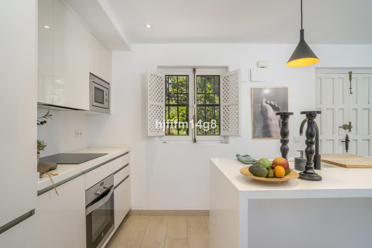 Townhouse in Nueva Andalucía — photo 9 of 10