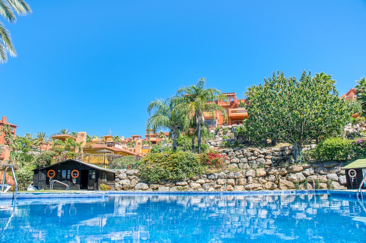 Middle Floor Apartment in Reserva de Marbella — photo 3 of 10