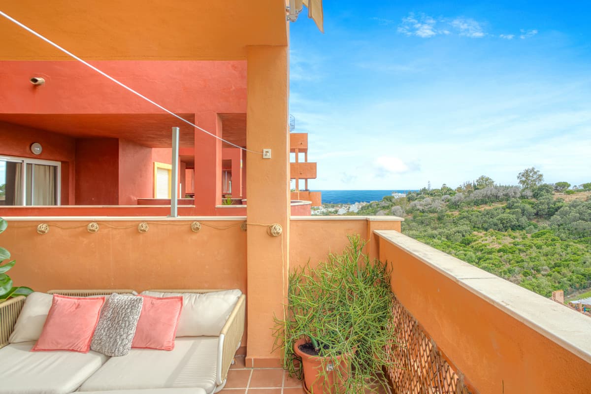 Middle Floor Apartment in Reserva de Marbella — photo 4 of 10