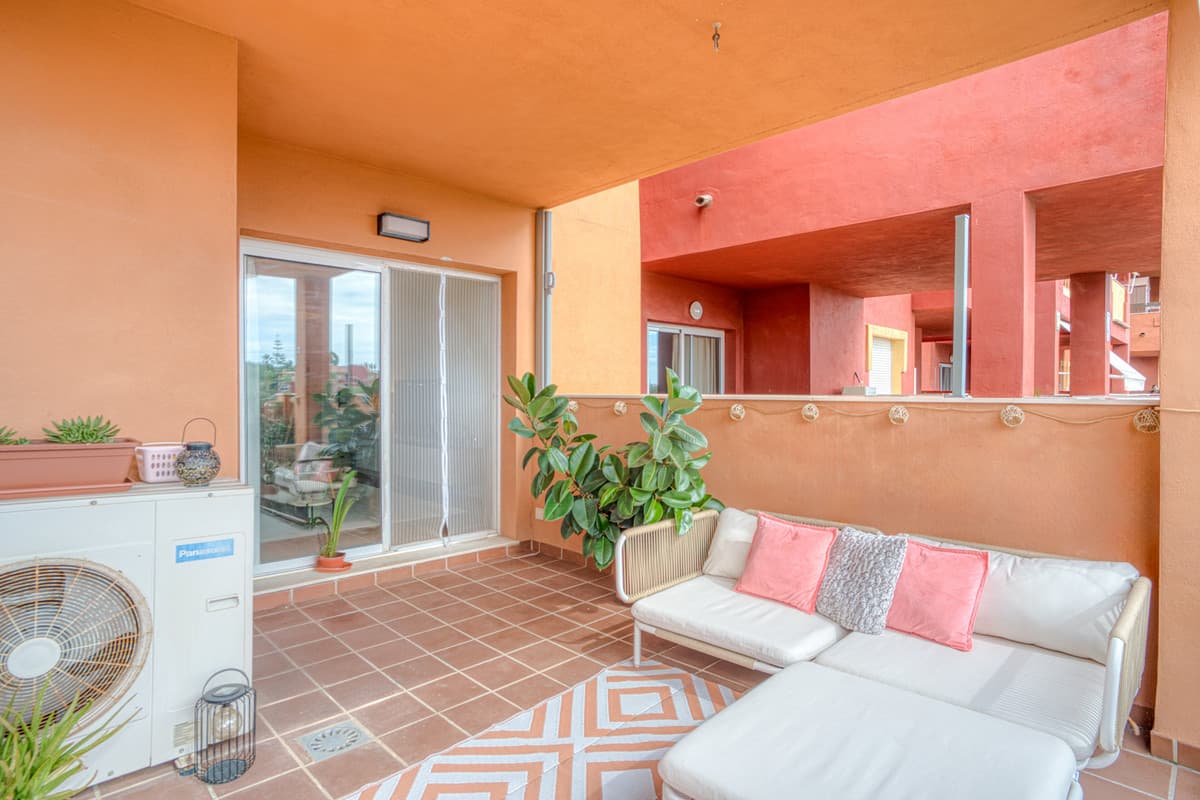 Middle Floor Apartment in Reserva de Marbella — photo 8 of 10