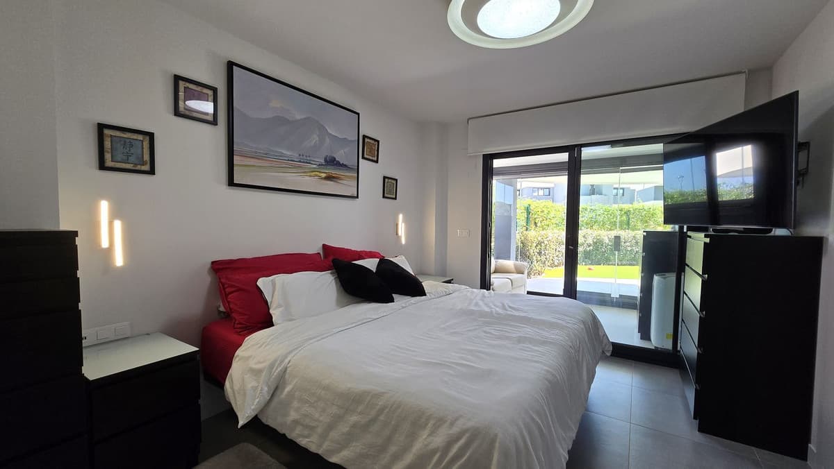 Ground Floor Apartment in Estepona — photo 8 of 10