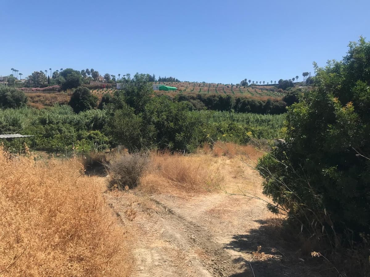 Land in Estepona — photo 2 of 8