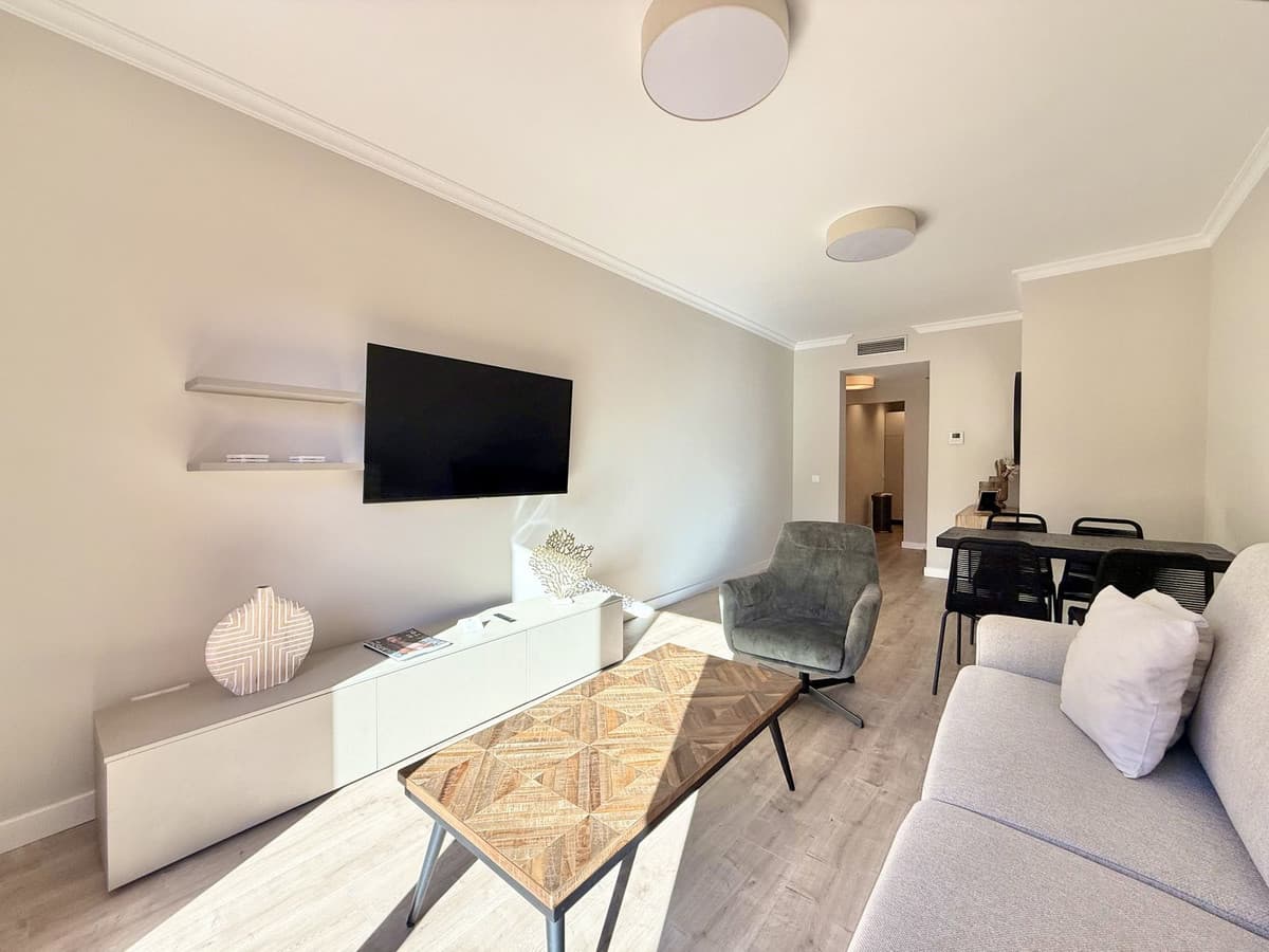 Middle Floor Apartment in Benahavís — photo 5 of 10