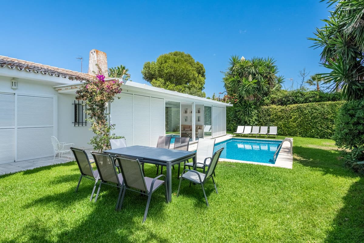 Semi-Detached House in Los Monteros — photo 7 of 10