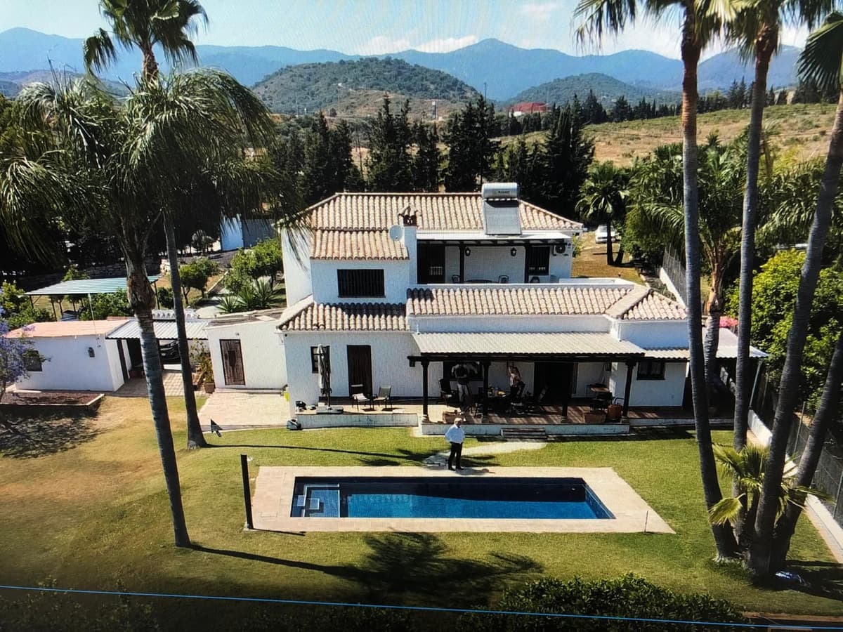 Cortijo in Estepona — photo 1 of 10