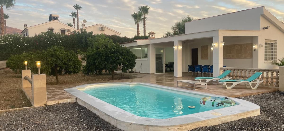 Detached Villa in Alhaurín el Grande — photo 1 of 10