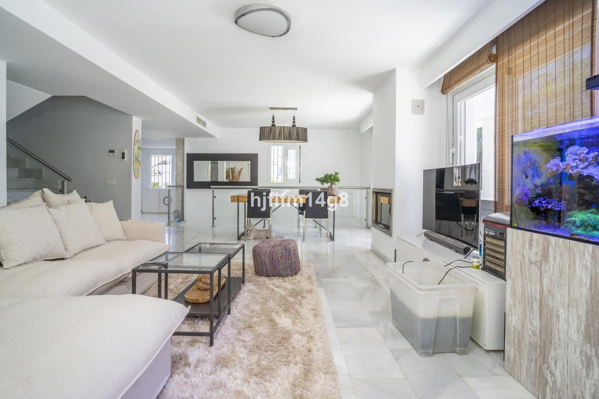 Detached Villa in Nueva Andalucía — photo 6 of 10