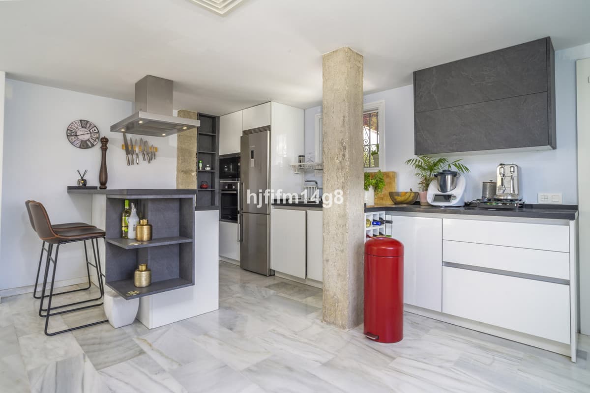 Detached Villa in Nueva Andalucía — photo 8 of 10
