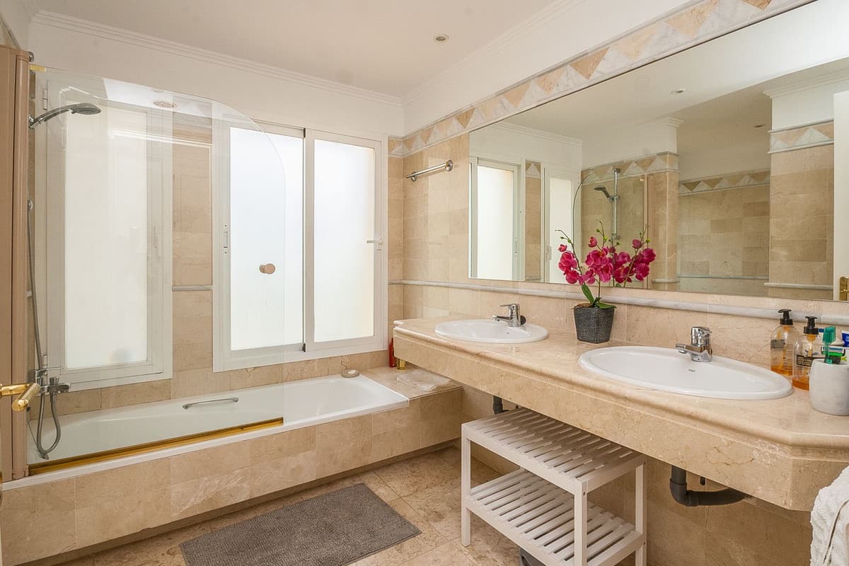 Ground Floor Apartment in Elviria — photo 6 of 10