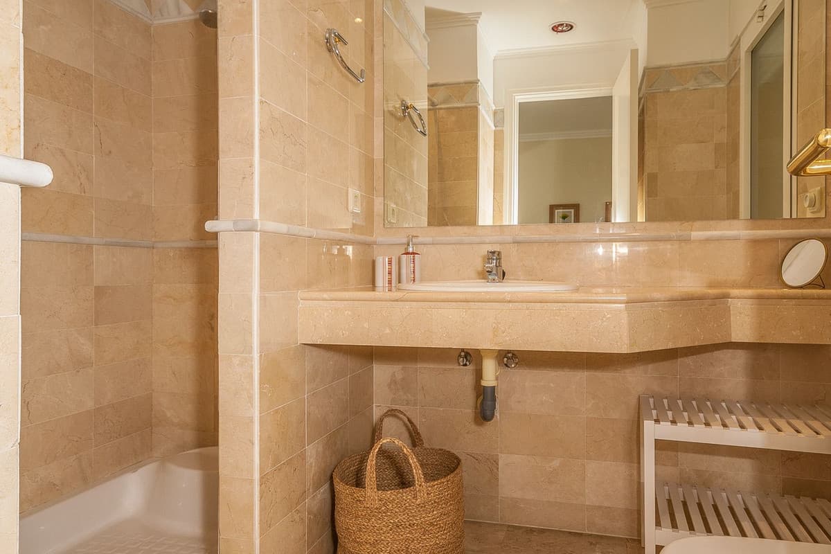 Ground Floor Apartment in Elviria — photo 9 of 10